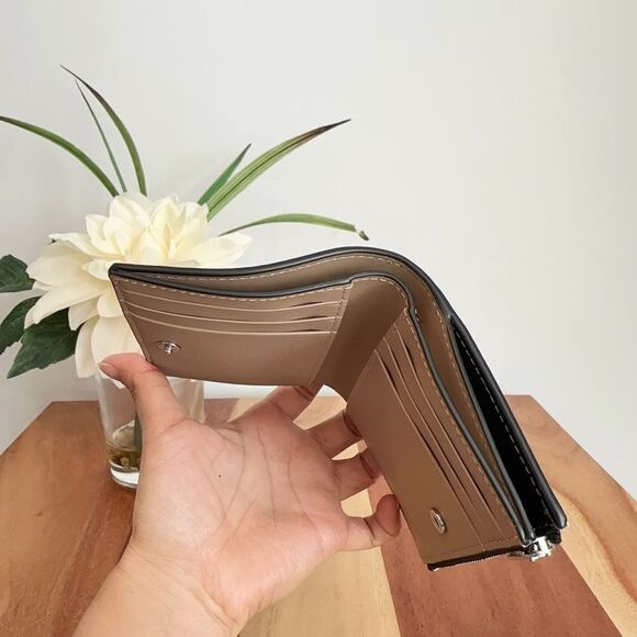 NWT Coach Bifold Wallet In Signature Canvas‎ - Picture 5 of 6